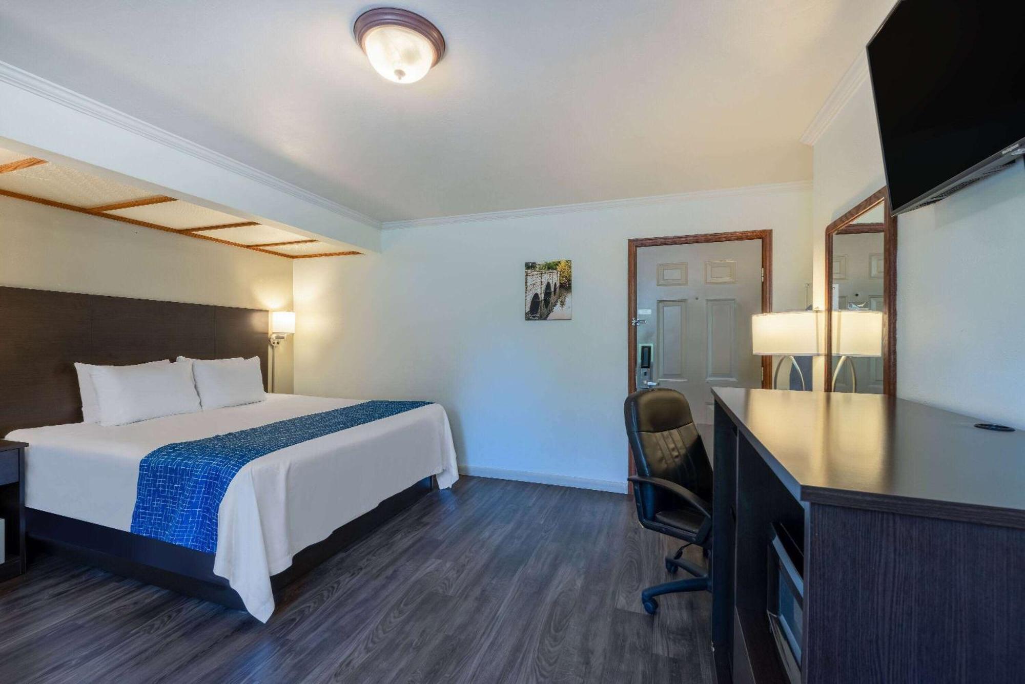 Travelodge By Wyndham Livingston Extérieur photo