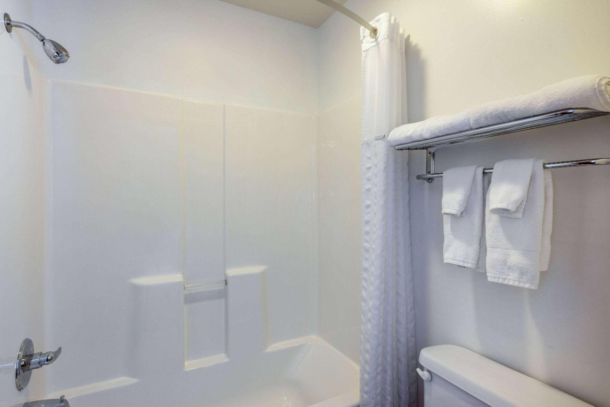 Travelodge By Wyndham Livingston Extérieur photo