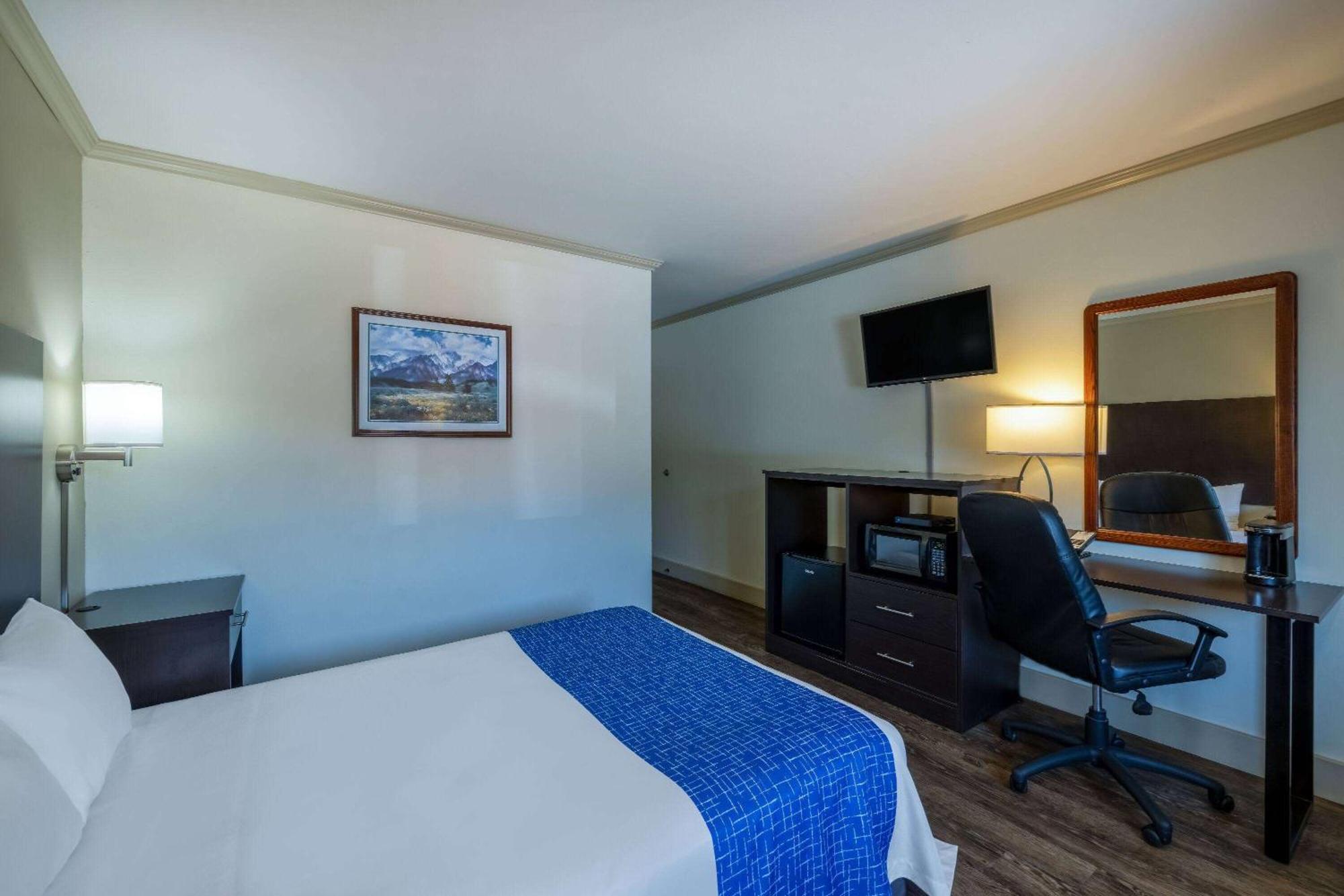Travelodge By Wyndham Livingston Extérieur photo